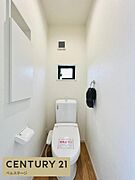 同仕様　トイレは1階と2階にございます！