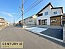 その他：住宅街の中にある落ち着いた住環境。建物前の道路は見通しが確保され、周辺も戸建住宅が建ち並ぶ穏やかな街並みです。ゆったりとした敷地と住宅が調和した、落ち着いて暮らせる環境が感じられます。