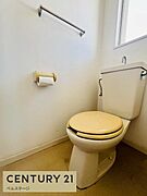 小窓付きで換気もしやすく清潔を保てます！