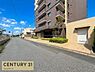その他：建物の周りには自然が広がり、都会の喧騒から離れた穏やかな暮らしを楽しめます。季節ごとに移りゆく景色も楽しんでいただける環境です！