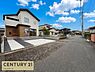 その他：青空と広い前面道路が魅力の好ロケーション！約6mの幅員で見通しも良く、お車の運転やすれ違いも快適です！日当たり良好で閑静な住宅街となっており、のびのびと心地よい毎日をお過ごしいただけます！