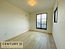 洋室：同仕様バルコニーからの出入りも楽々です！