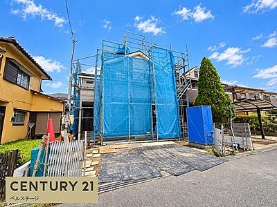 外観：落ち着いた雰囲気の外観が魅力的なお住まい。シンプルで飽きのこないデザインは、長く愛着を持って暮らせそうです。毎日の帰宅が楽しみになる、素敵な住まいの佇まいです。