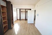 洋室11.5帖の様子♪