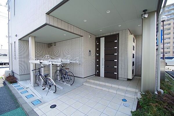 神奈川県海老名市中央 賃貸マンション 4階 エントランス