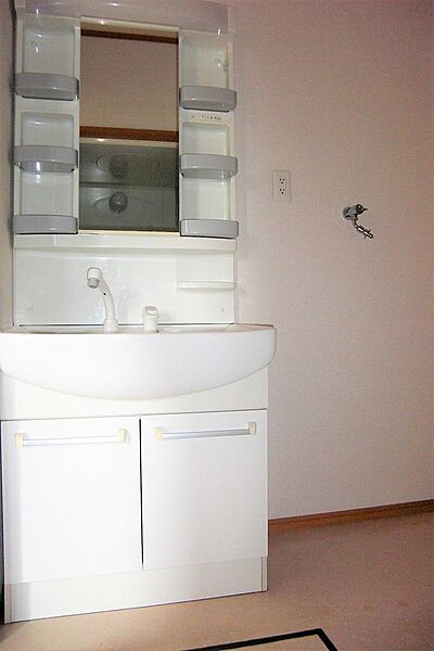 画像14:洗面室にはシャワードレッサーを搭載です。