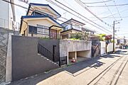 「街並みに溶け込むシンプルなデザイン」飽きのこないシンプルなデザイン。一生のマイホームだからずっとここで暮らしたい。家族の人生とともにあるマイホーム。
