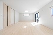 「プライベート感を愉しむリビング空間」開放感の良さに恵まれた爽快なリビング空間。誰にも邪魔されないプライベート感を感じるリビング。
