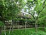 周辺：ゆうゆうのもり幼稚園まで955m、バス通園、徒歩通園それぞれいるので多少時間帯がずれるが基本9:15から2:00 延長保育を入れると19:00まで。