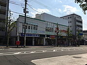 スギ薬局円町店まで422m