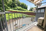 緑に溢れた眺望が嬉しい住環境。