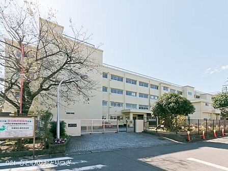 横浜市立大門小学校まで1100m
