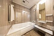 ■施工例バスRoom■一日の疲れを癒す場として、ゆったりと足を伸ばしてくつろげる綺麗で清潔感のある色味の浴室