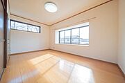 2階洋室です。南面で日当たり良好です◎