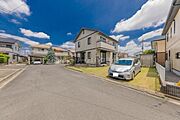 角地なので隣家との距離が取りやすく、圧迫感が少ない住環境を実現しやすいです