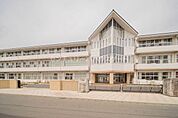 下野市立南河内小中学校まで753m