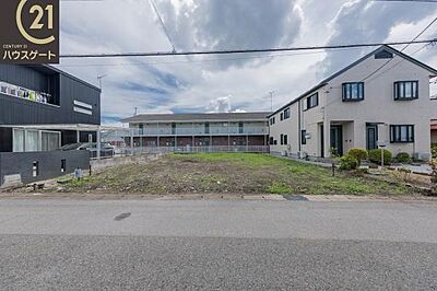 外観:北西側に6m公道の広々73.34坪の敷地。間口が広く陽当たりが良いため、付加価値の高い優れた建築プランが叶う好立地です。 外観:北西側に6m公道の広々73.34坪の敷地。間口が広く陽当たりが良いため、付加価値の高い優れた建築プランが叶う好立地です。
