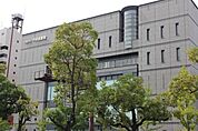 大阪市立中央図書館まで1060m