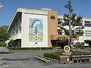 香芝市立鎌田小学校まで1132m