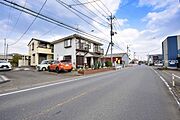 【前面道路】前面道路：位置指定道路・約4.2ｍに接道前面道路は通り抜けがなく、落ち着いた住環境が保たれています。国道16号線が近く、大宮方面や入間方面への移動もラクラク♪