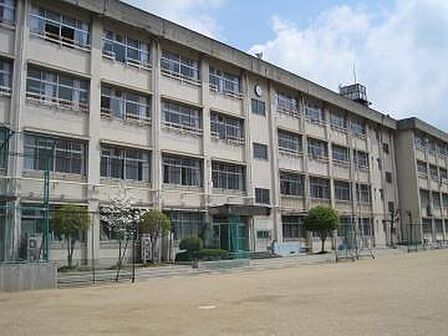 八尾市立久宝寺中学校まで956m