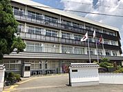 亀岡市立亀岡中学校まで928m