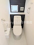 温水洗浄機能付きトイレです