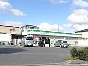 ファミリーマート厚木上依知店まで180m
