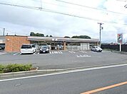セブンイレブン秦野出雲大社入口店まで899m