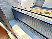 南西向きの明るいバルコニーです