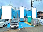 車は並列で2台駐車できます！