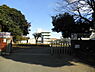 周辺：厚木市立鳶尾小学校まで987m