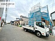 前面道路は広々とした6ｍ。陽当たり良好な立地につき、ぜひ現地にて明るさをご体感ください。