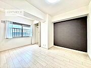 掃き出し窓がないお部屋は、お子様のお部屋としても安心です！収納スペースも充実しているので散らかったお部屋をサッと片付けられます！