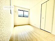 掃き出し窓がないお部屋は、お子様のお部屋としても安心です！収納スペースも充実しているので散らかったお部屋をサッと片付けられます！