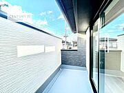 陽当たり良好なバルコニーです！晴れた日には青い空を見渡せる開放的な時間を楽しめます。