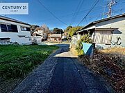 前面道路は2ｍ！陽当り良好な立地です。