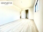 洋室は子供部屋や寝室、色々と用途多彩に利用できますね。収納力もたっぷりなので、広々気持ちよく過ごすことができます。