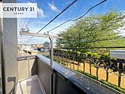 広々としているバルコニーです！お洗濯物を干すのはもちろん風に当たりながらくつろぎタイムが送れます！