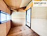 収納：2階には小屋裏収納がございます！大きな荷物や趣味用品などもスッキリ収納することができますね！
