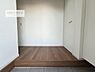 玄関：疲れて帰ってきても、ただいま！を言いたくなる、優しく迎え入れてくれる空間になっています。明るく温もり溢れる玄関です！