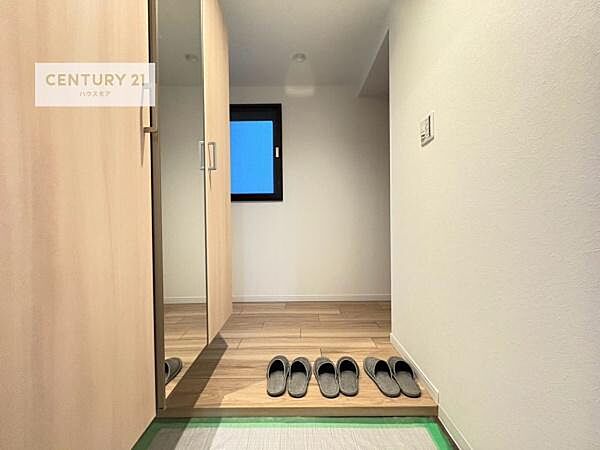 玄関を拡大表示