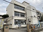 千鳥が丘小学校まで800m
