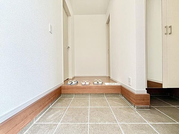 玄関を拡大表示