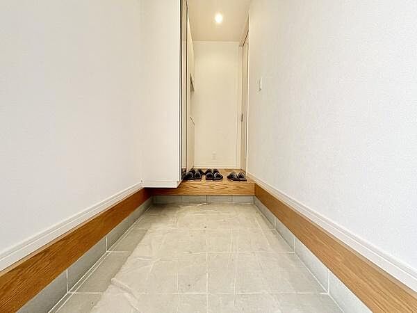 玄関を拡大表示