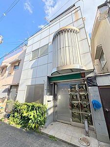 外観：【外観】3階建・店舗付き住宅