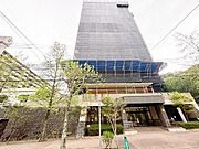 【マンション入口】綺麗に保たれているマンション入り口部分