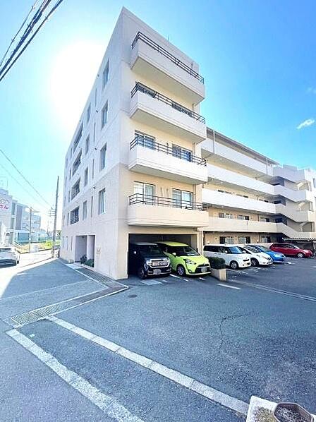 【外観】昭和57年11月築 鉄筋コンクリート造 5階建(2階部分)