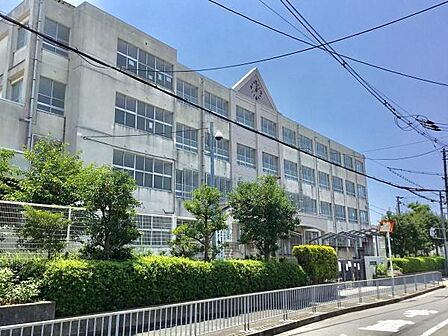 堺市立上野芝小学校まで650m