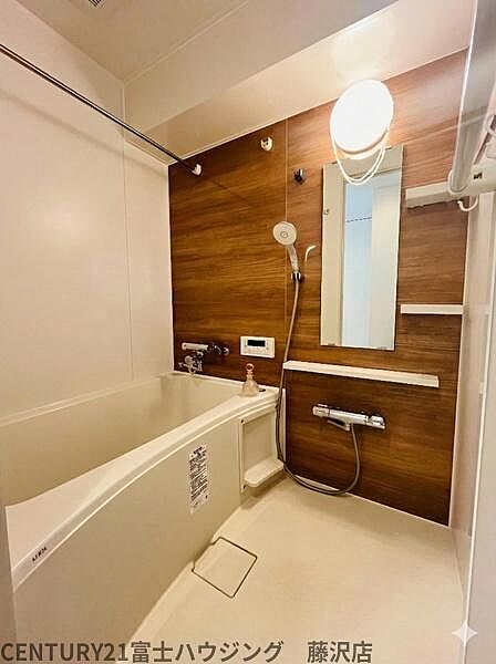 浴室暖房乾燥機付きのユニットバス!一日の疲れを癒してくれます!※生成AI家具消し加工有